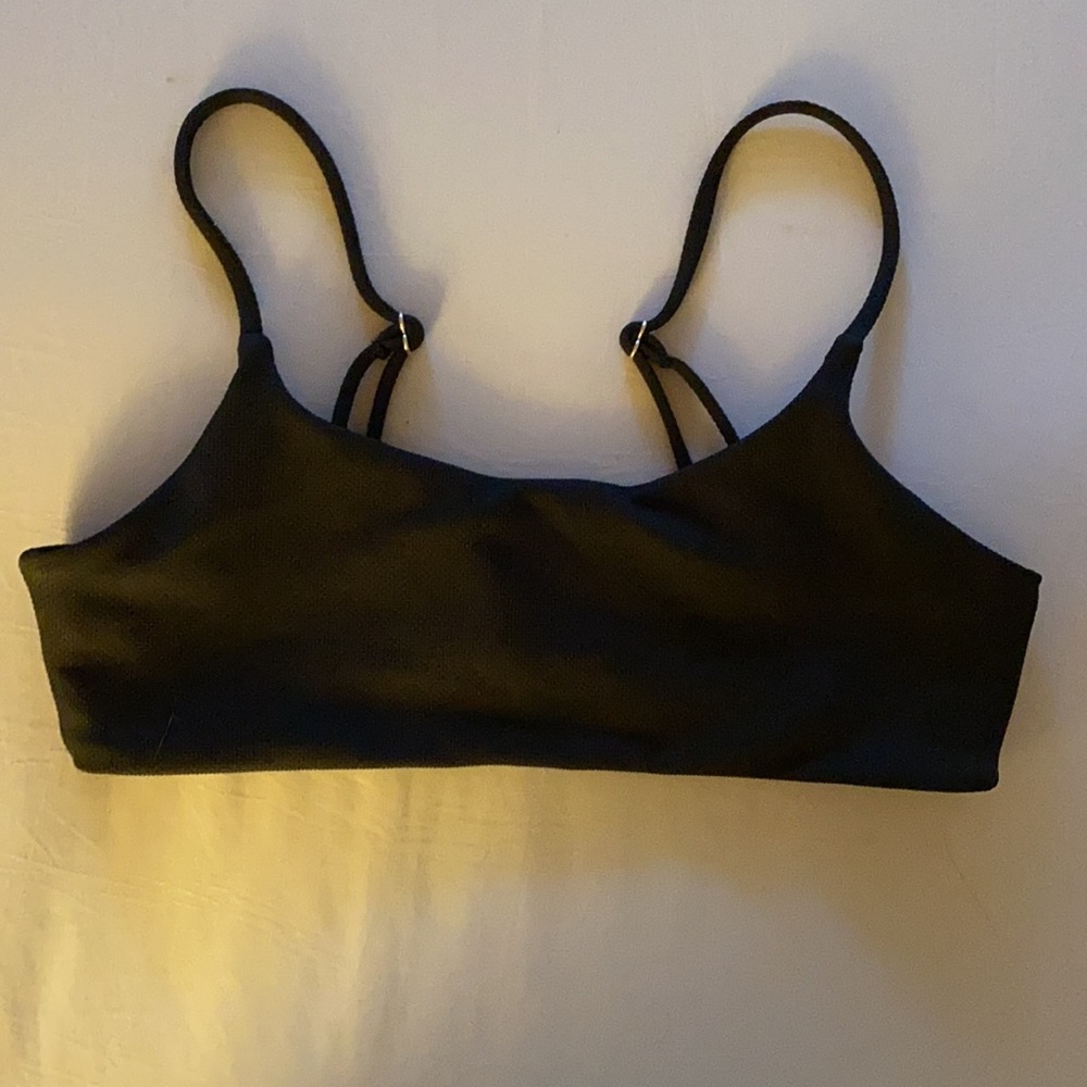 Black bikini - Picture 5 of 9